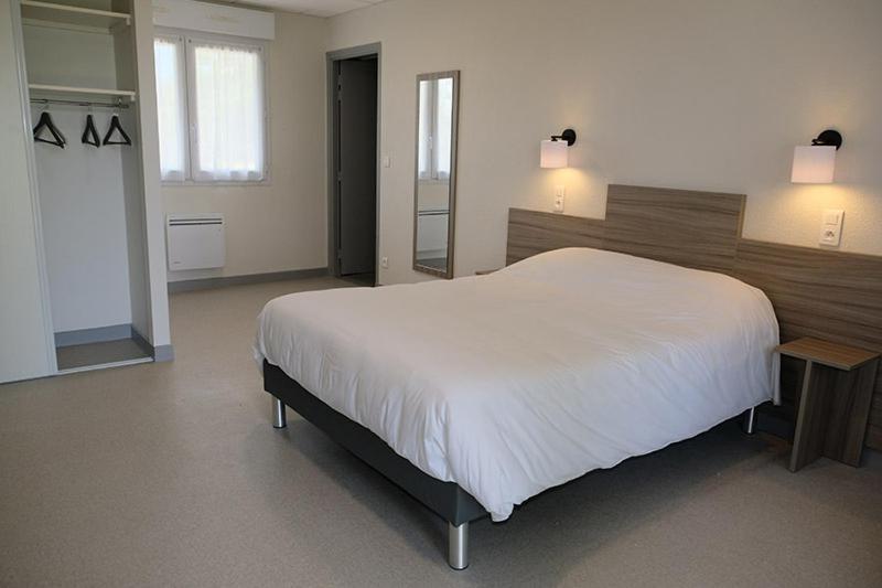 Hotel Les Quatre Vents Courpiere Zewnętrze zdjęcie