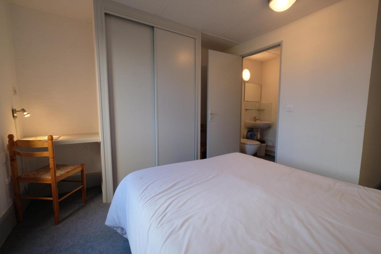 Hotel Les Quatre Vents Courpiere Zewnętrze zdjęcie