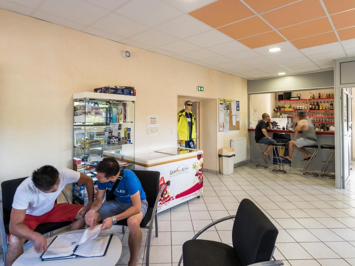 Hotel Les Quatre Vents Courpiere Zewnętrze zdjęcie
